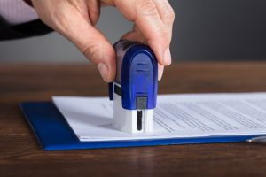 What to Bring When You Need a Document Notarized by a Notary Public